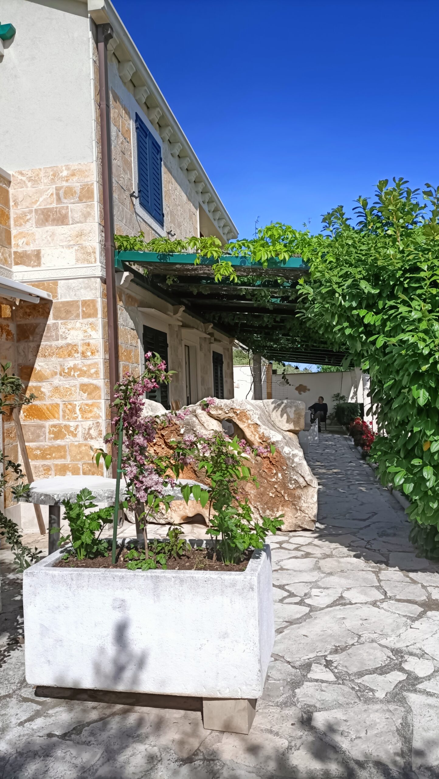 E terrace